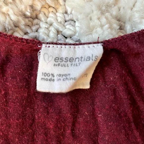 Essentials by Full Tilt Scoop Neck Maroon T - Picture 2 of 3